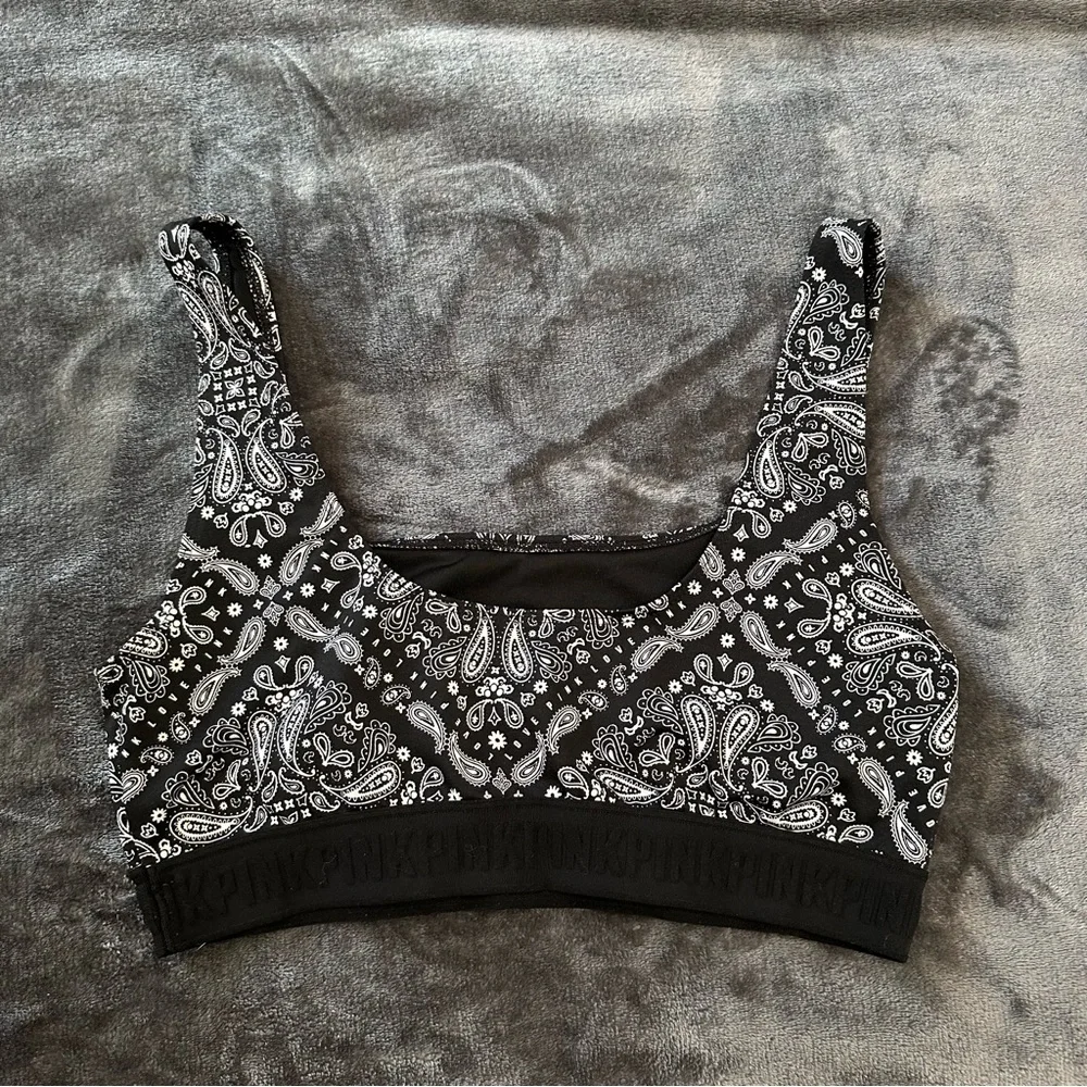 PINK bandana print sports bra - Picture 2 of 3